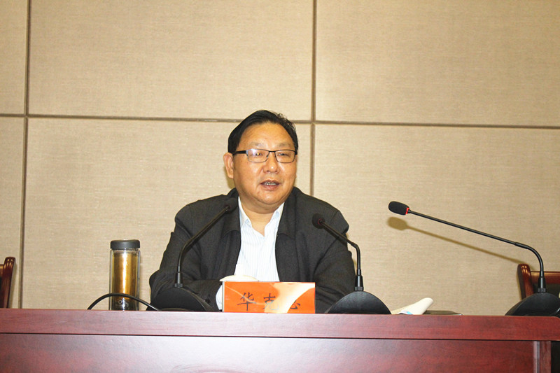 华克思就扶贫领域暨群众身边腐败问题专项整治工作强调做到三个一批